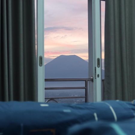 Narwastu Hills Hotel Tomohon Exterior photo