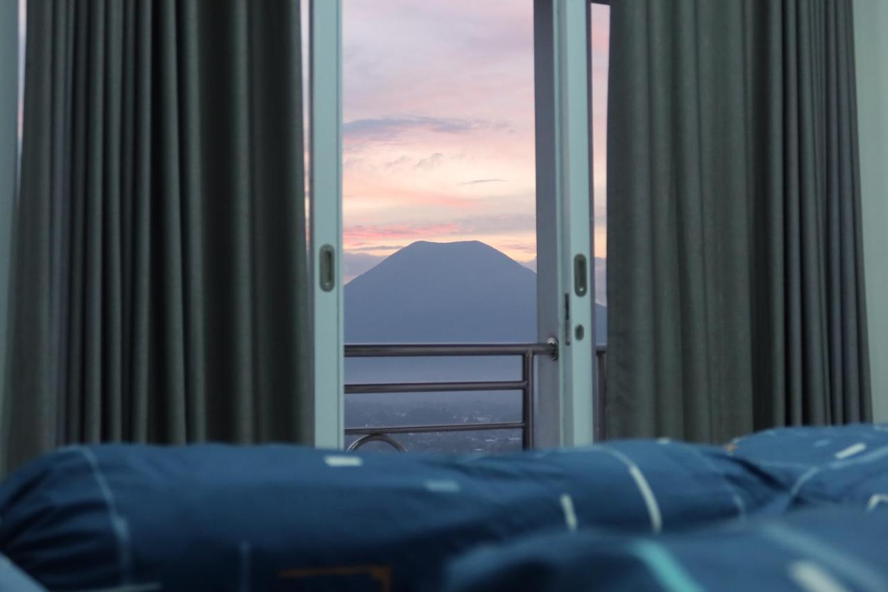 Narwastu Hills Hotel Tomohon Exterior photo
